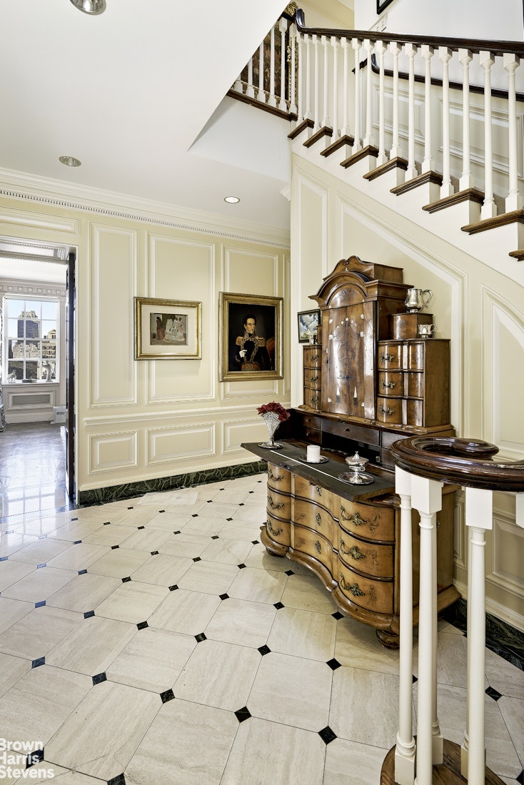 Image about 563 PARK AVENUE 11/12W