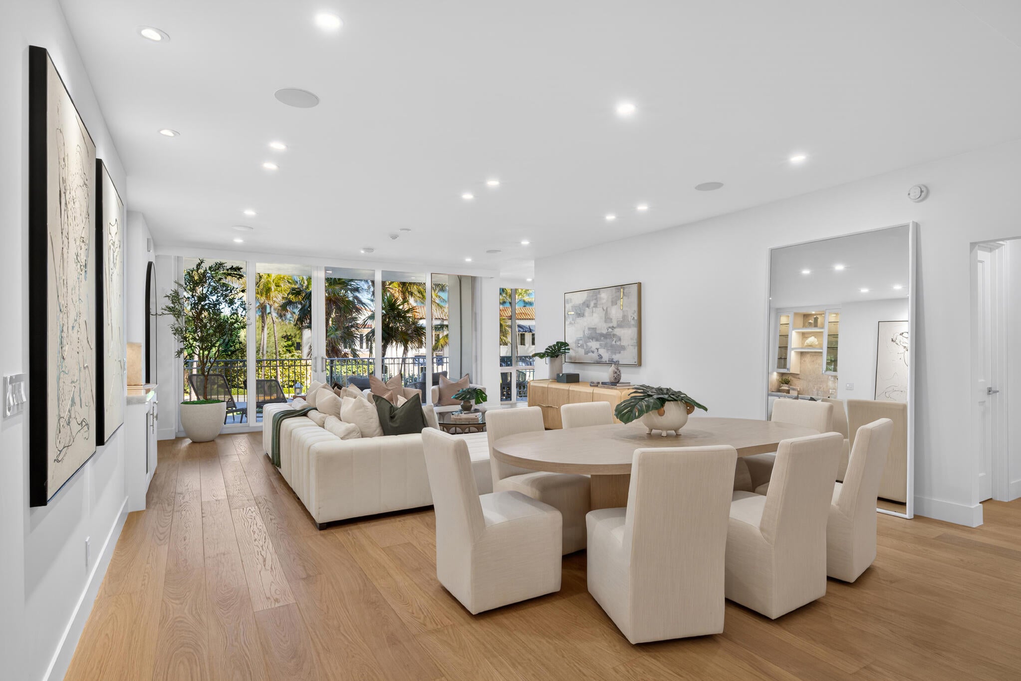 Image about 100 ROYAL PALM Way D2, Palm Beach