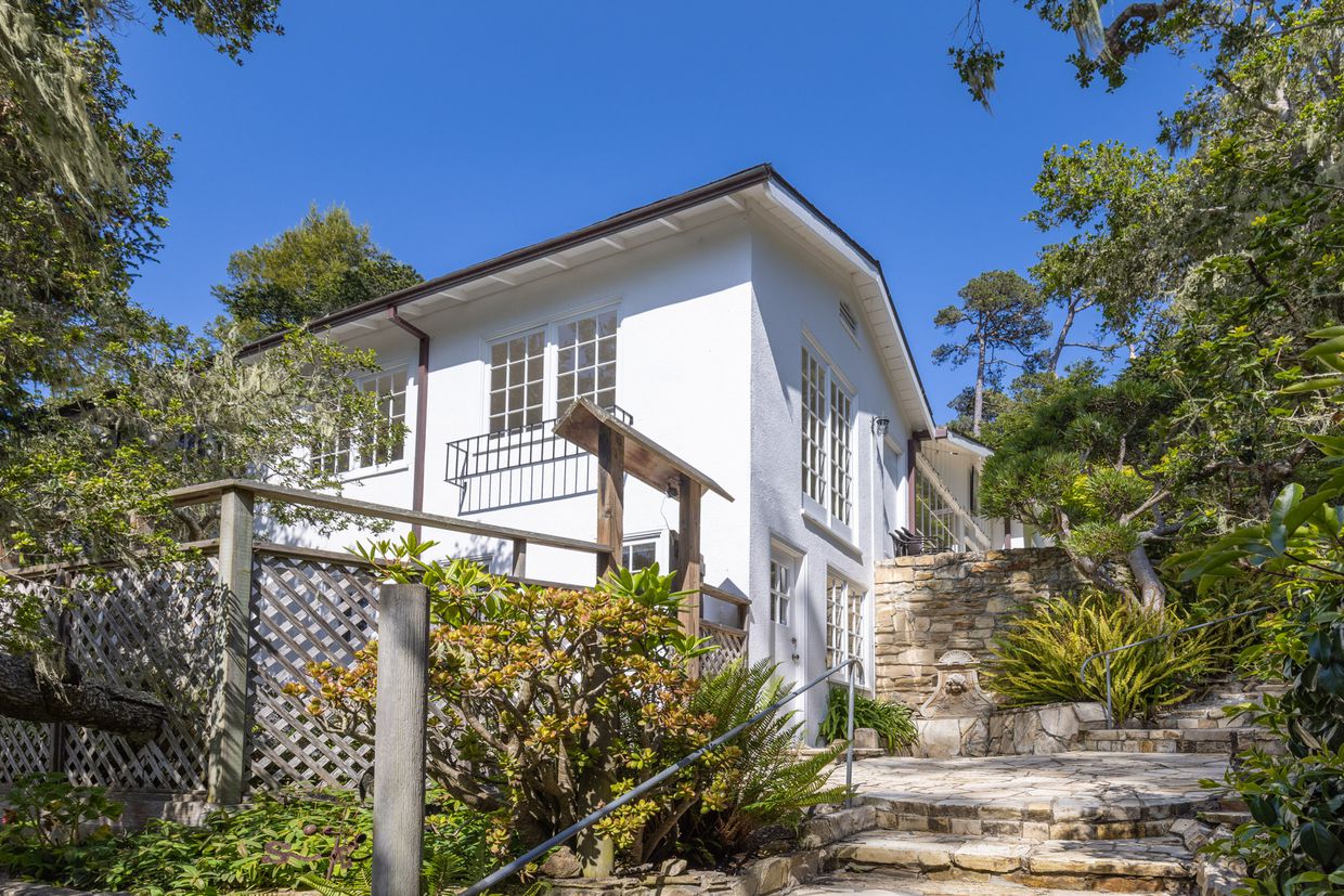 CarmelbytheSea Long Term Rental Detail Three Bed / Two Bath