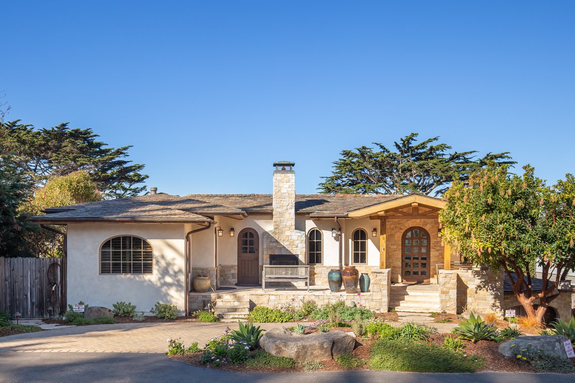 PACIFIC PARADISE Carmel Vacation Home Detail Four Bed / Four Full