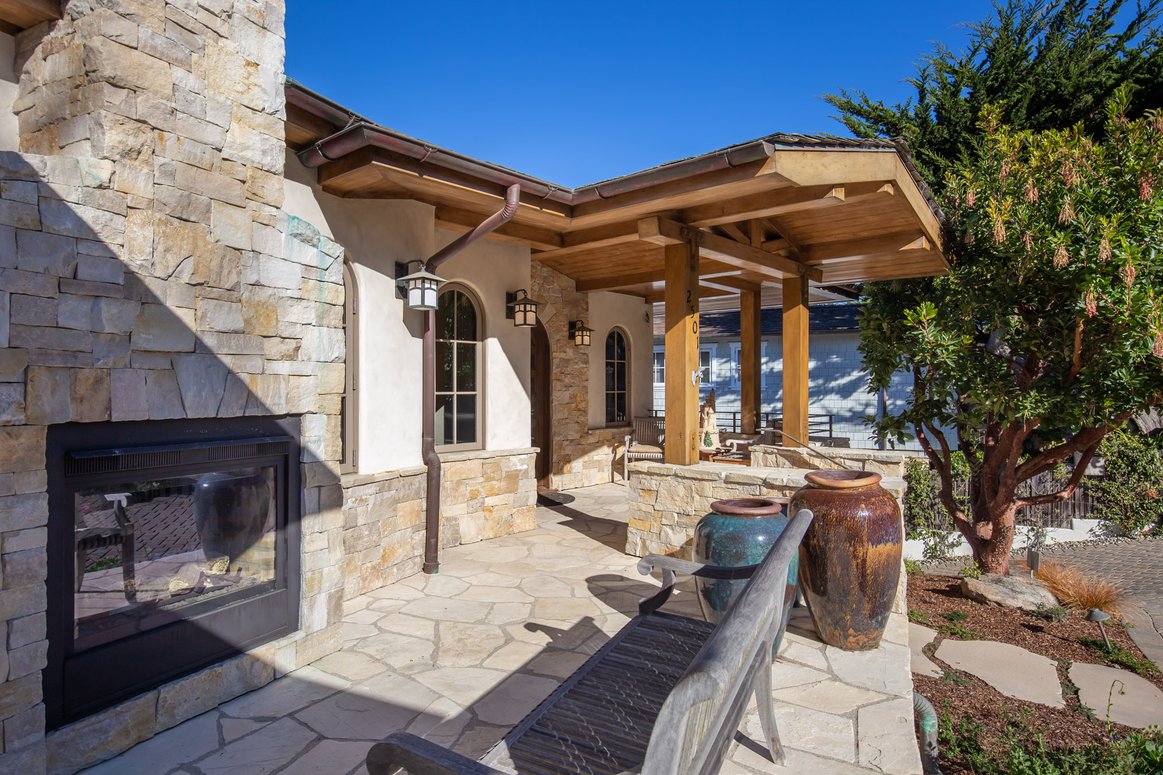 PACIFIC PARADISE Carmel Vacation Home Detail Four Bed / Four Full